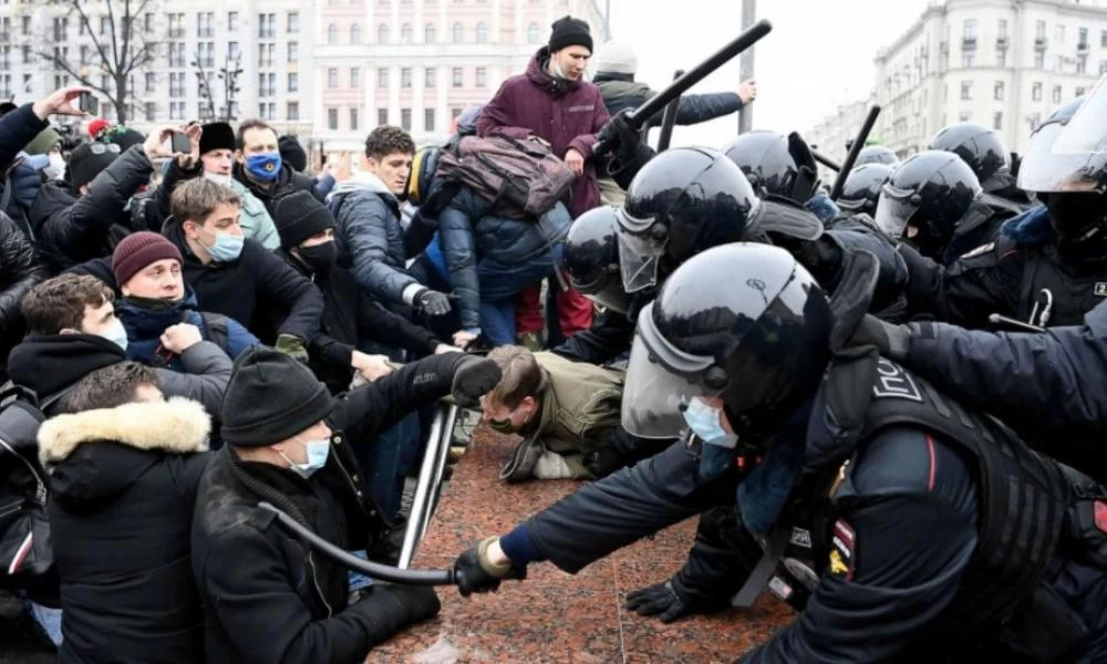 Μεγάλες διαδηλώσεις υπέρ Ναβάλνι στη Ρωσία- Μπαράζ συλλήψεων